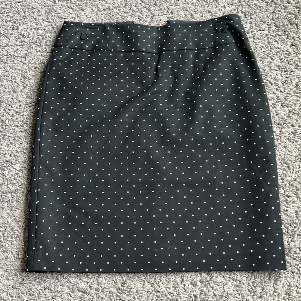 Like new! Pencil skirt, size 6